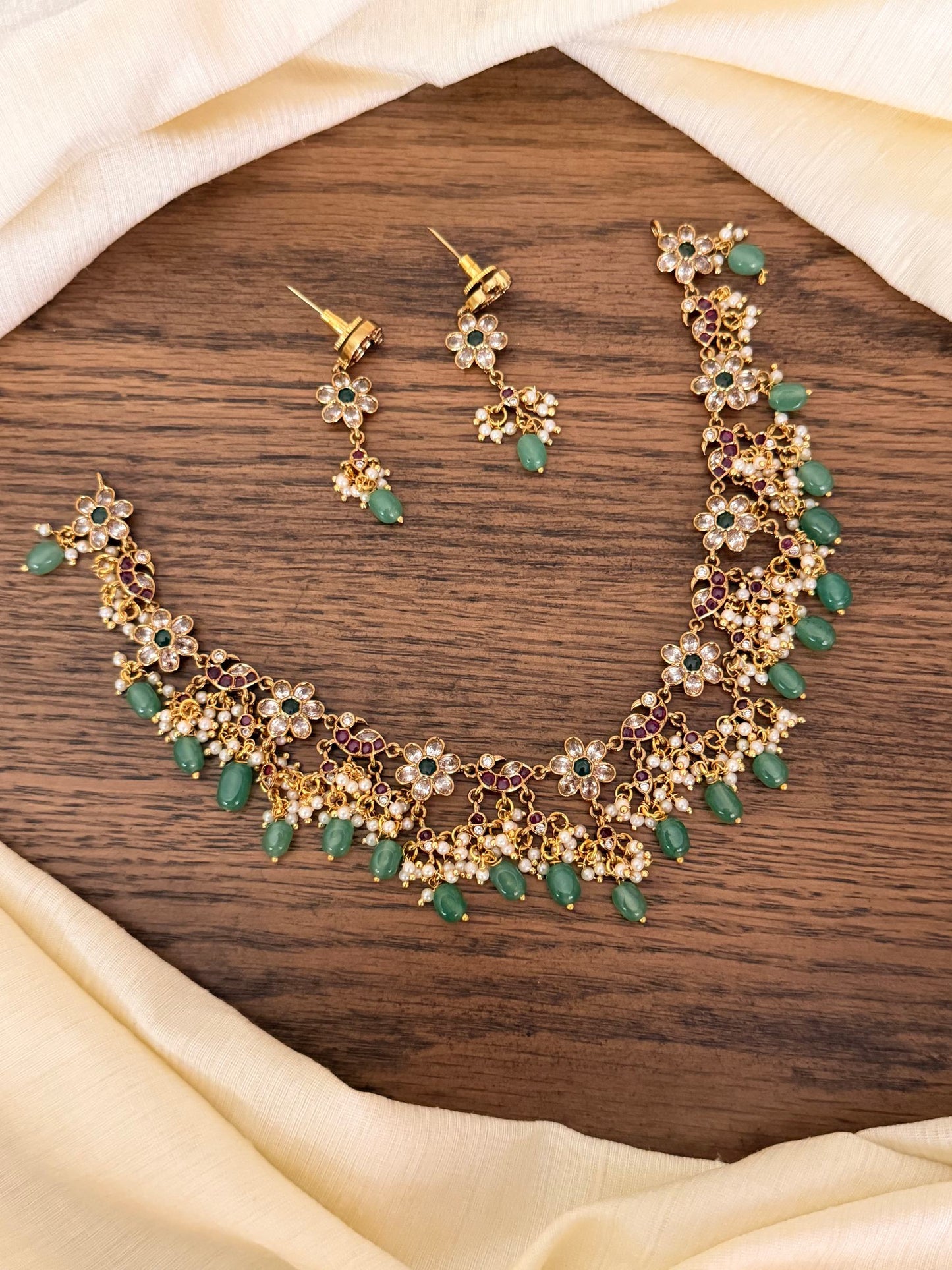 Flexible Floral Necklace Set