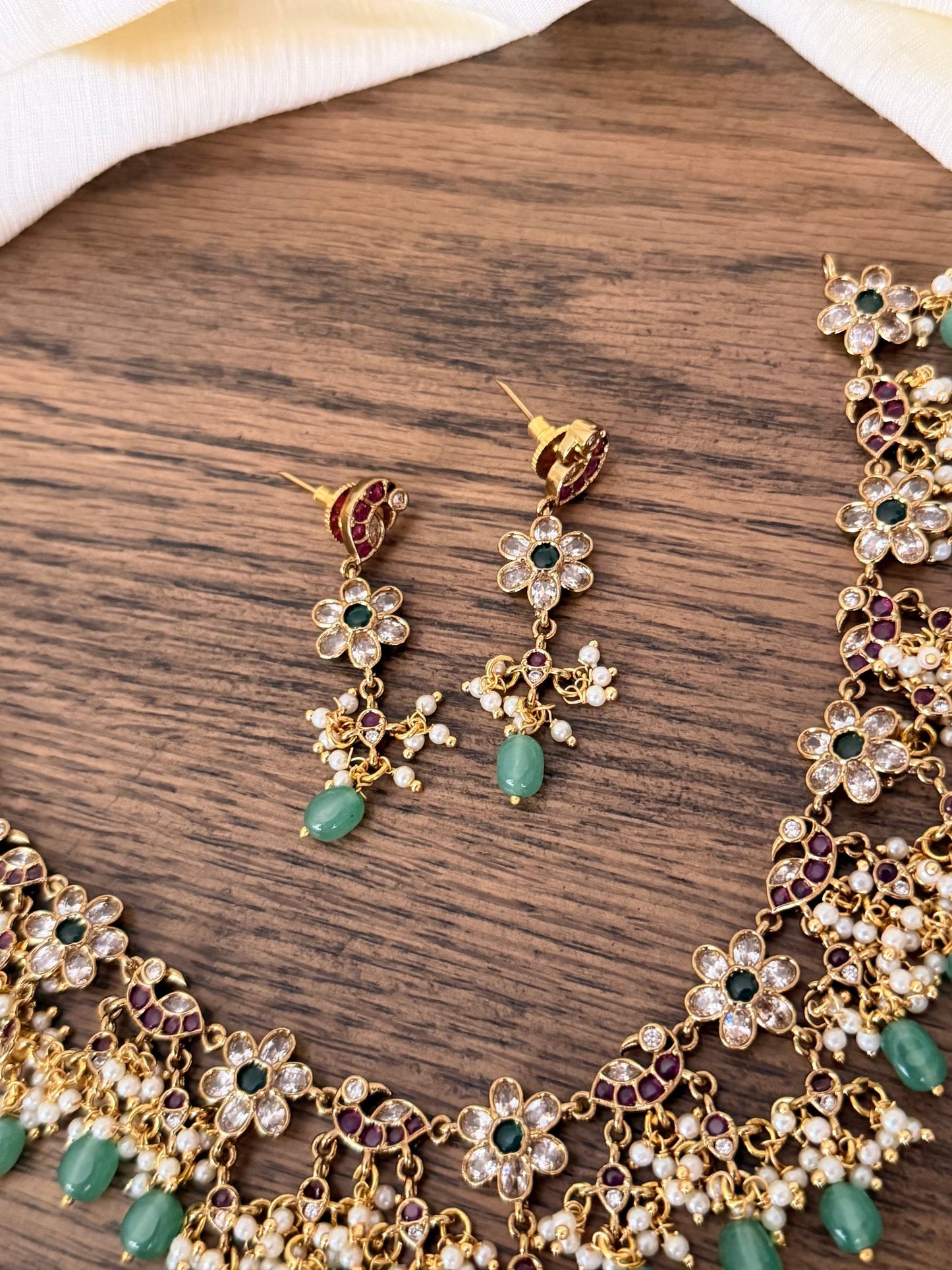 Flexible Floral Necklace Set