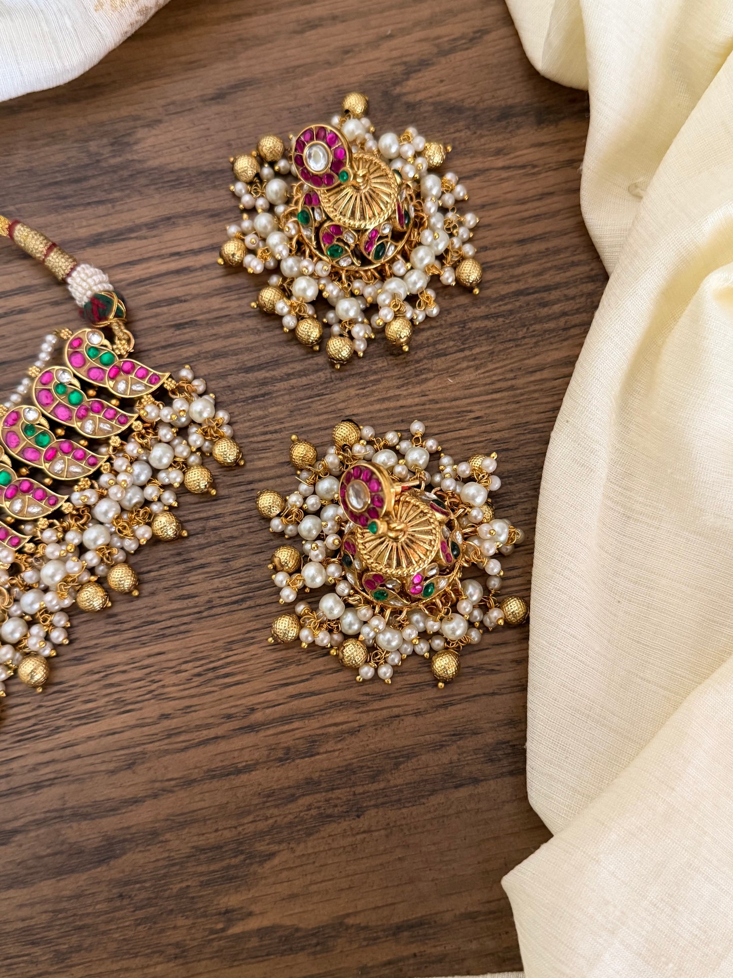 Jadau Kundan Paisley Pearl Cluster Choker Set