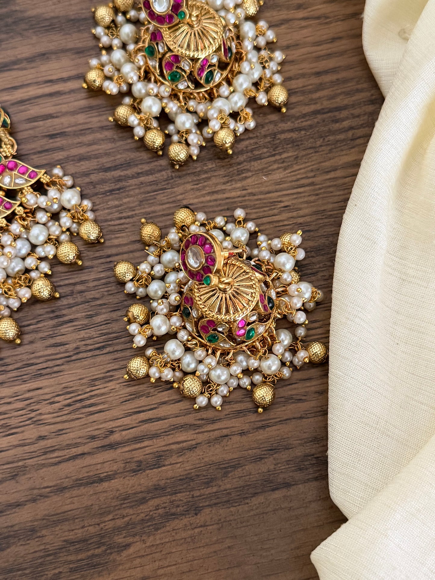 Jadau Kundan Paisley Pearl Cluster Choker Set