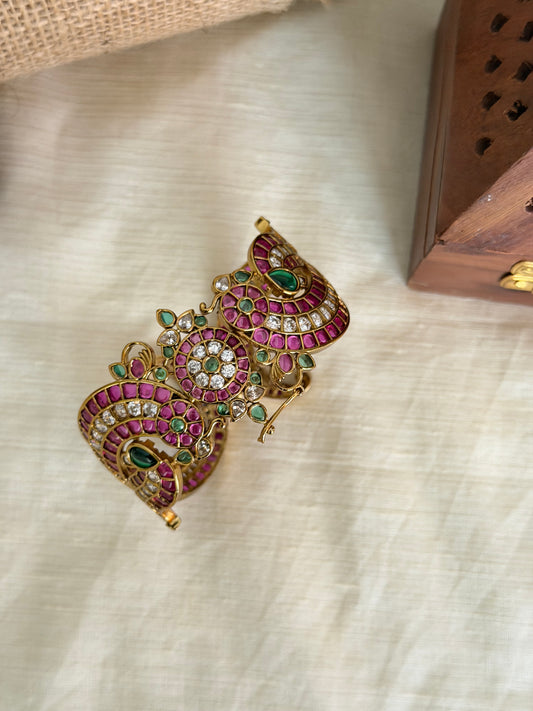 Grand Kemp Stone Kada Bangle