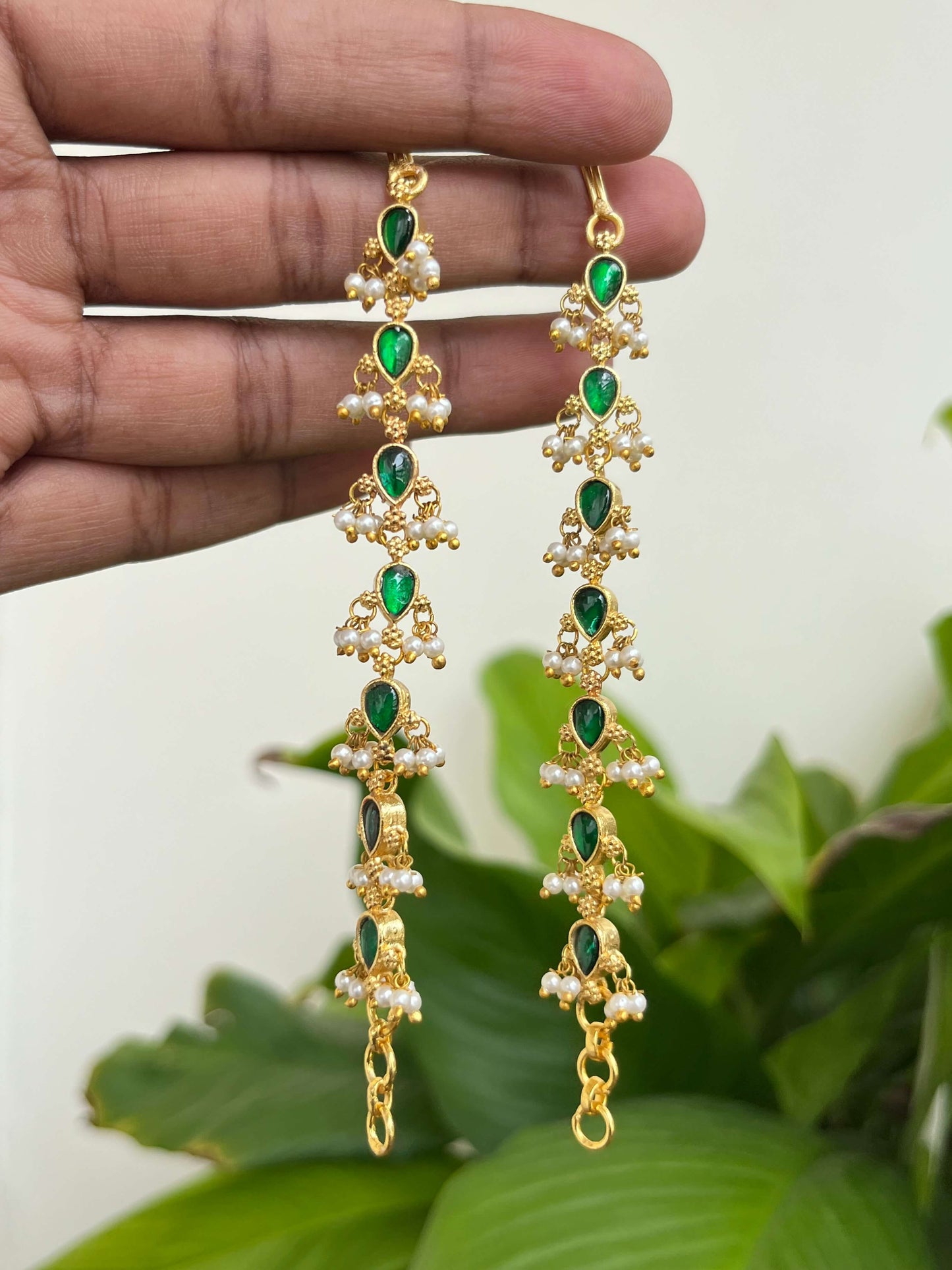 Jadau Kundan Mattal with Gutta Pusalu Pearls – Green & Ruby