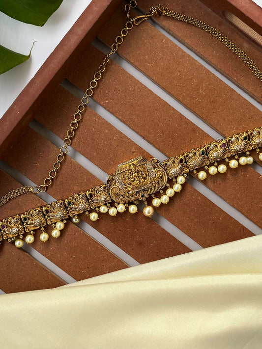 Lakshmi Devi Kemp Stone Hipbelt with Peacock Motif – Nakshi Polish & Hanging Pearls
