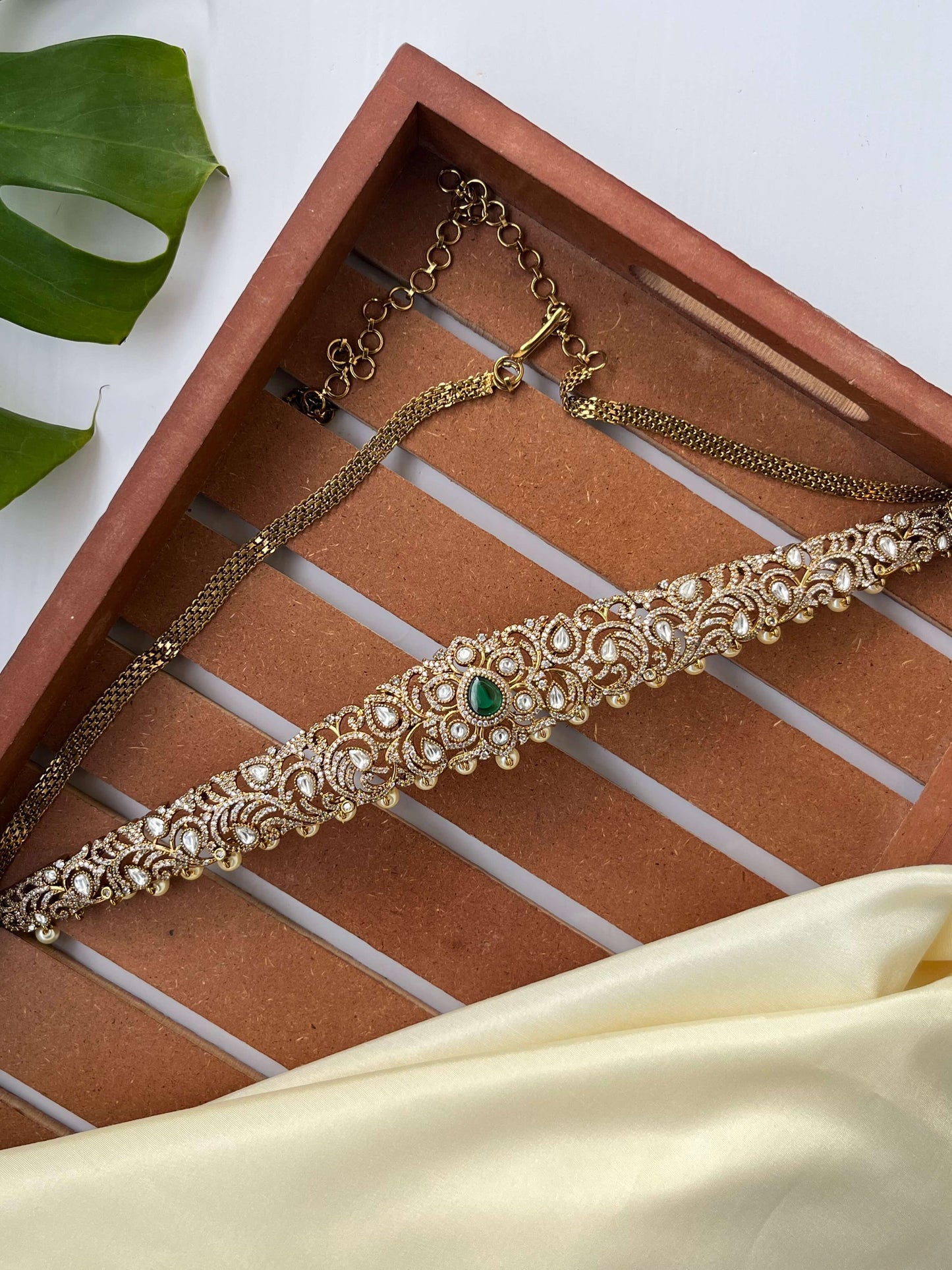 Emerald Green Victorian Kundan Hipbelt – Non-Idol, Fully Studded Waist Accessory