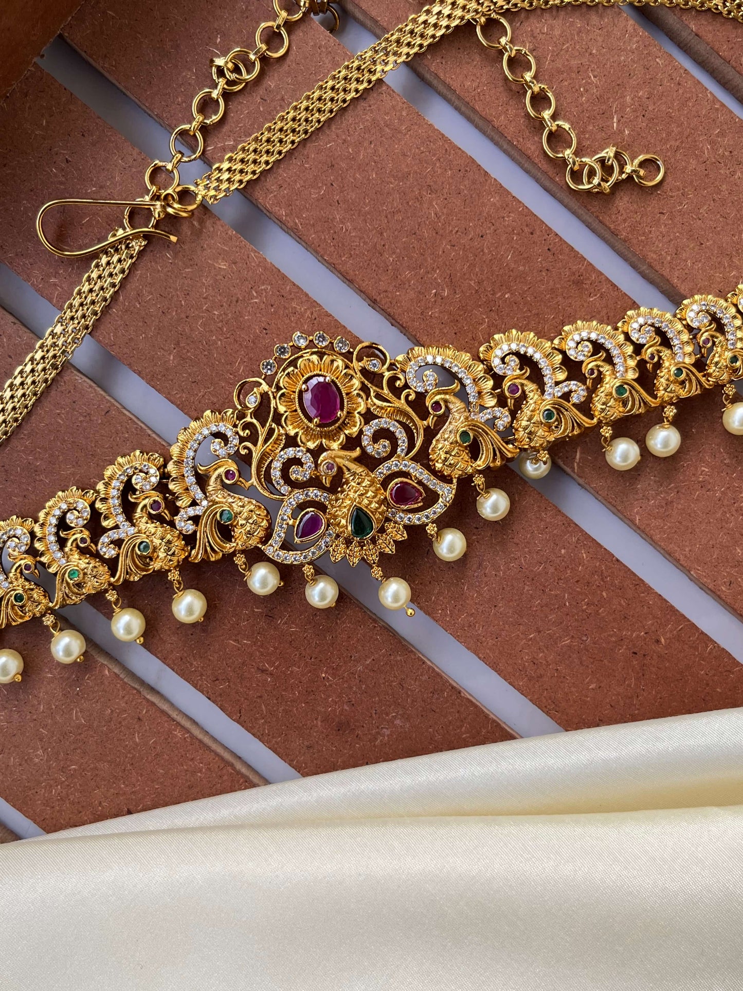 Peacock Motif Hipbelt – Gold Polish with Green & Ruby Stones