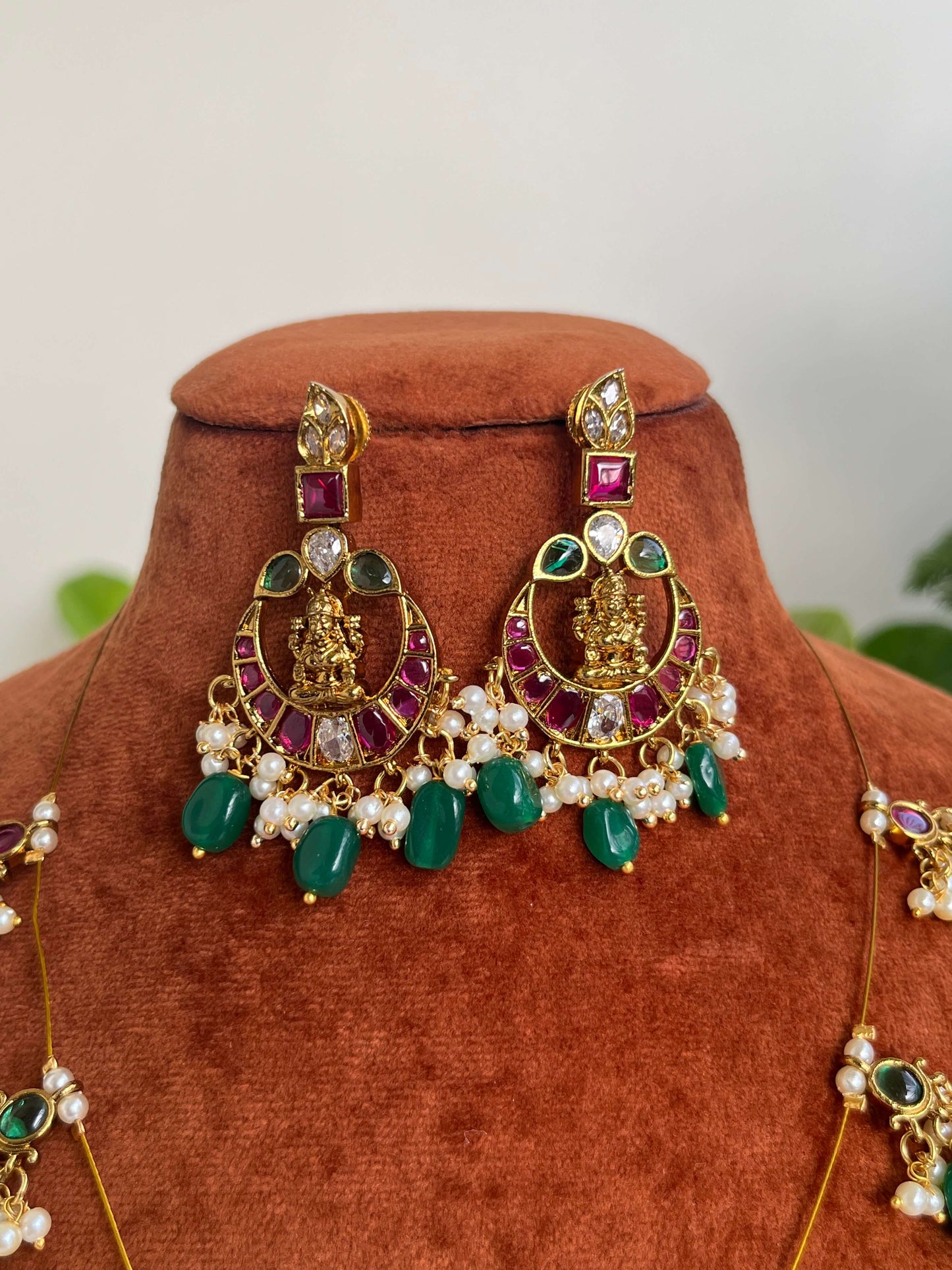 Lakshmi Devi Pendant with Kemp Stones Invisible Chain & Earrings