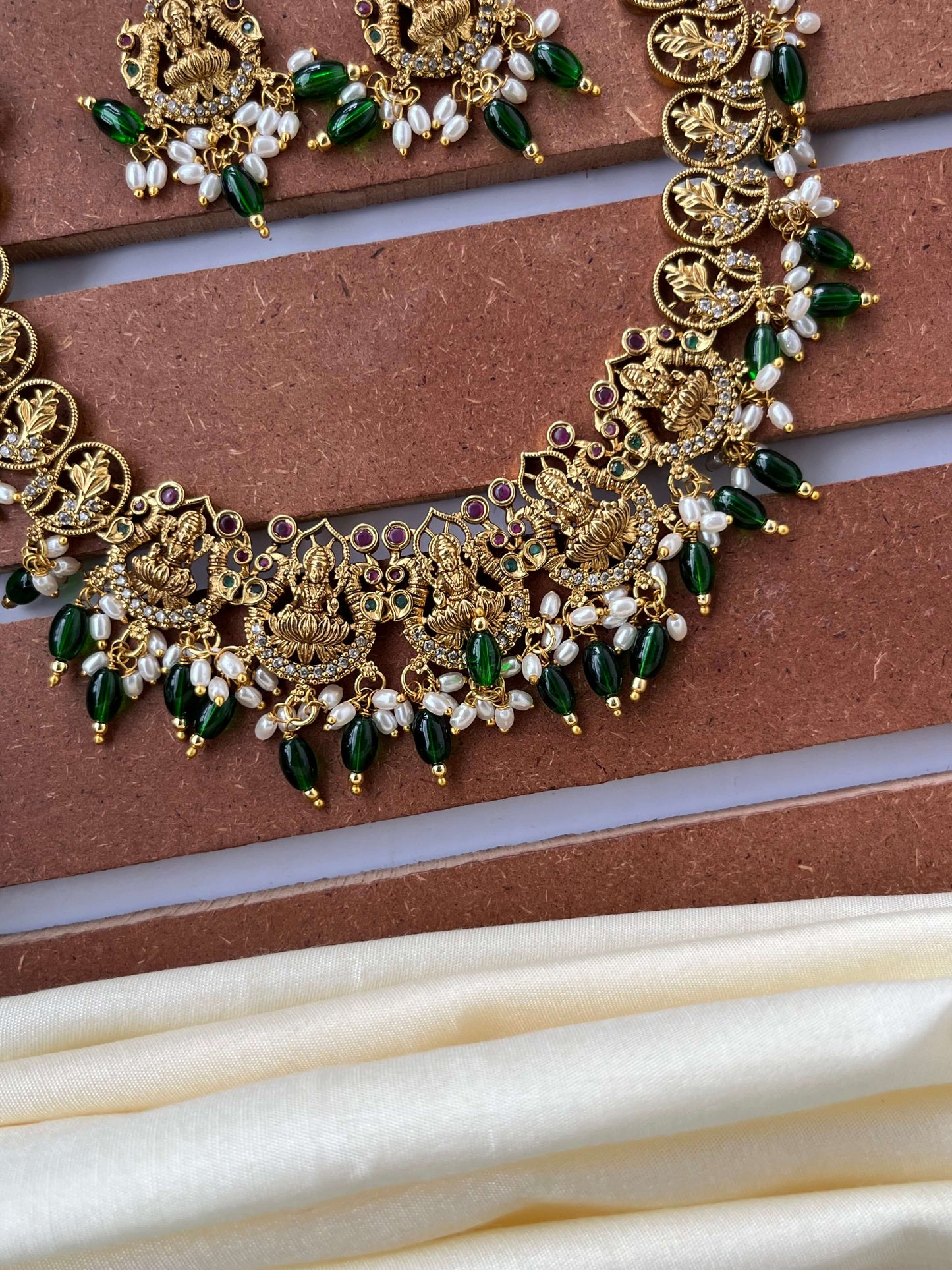 Lakshmi Devi Mango Leaf Nakshi Necklace Set – Budgeted Luxury for Sarees & Weddings