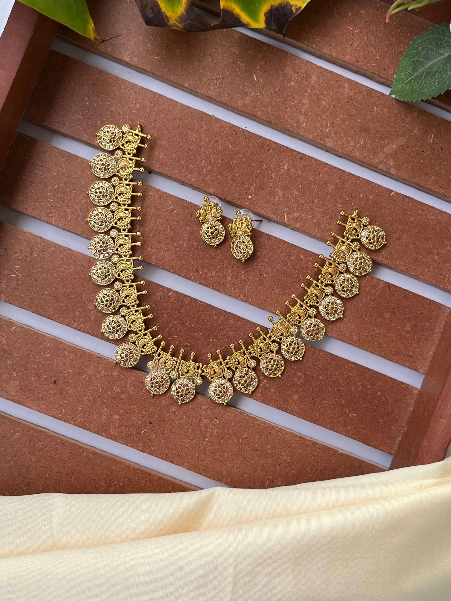 Coin Temple Choker Necklace Set