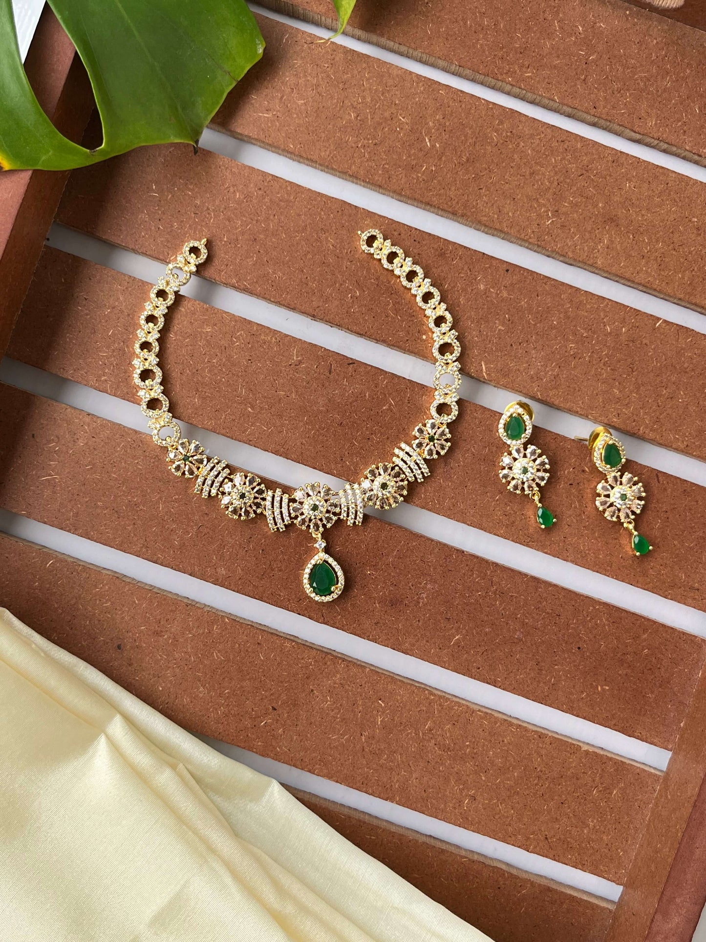 Golden Polish Floral Motif Necklace Set – Available in Purple & Emerald Green Variants