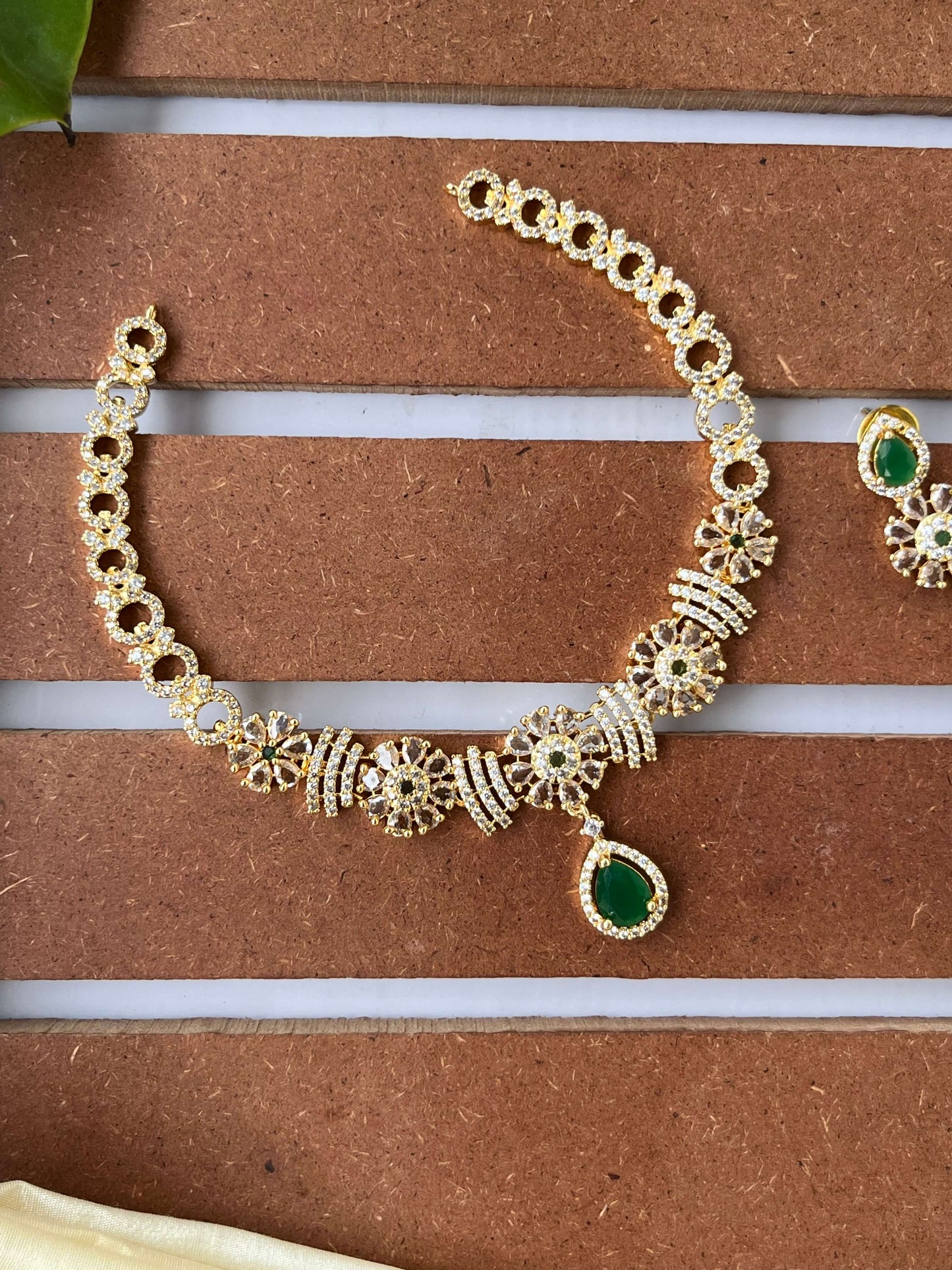 Golden Polish Floral Motif Necklace Set – Available in Purple & Emerald Green Variants