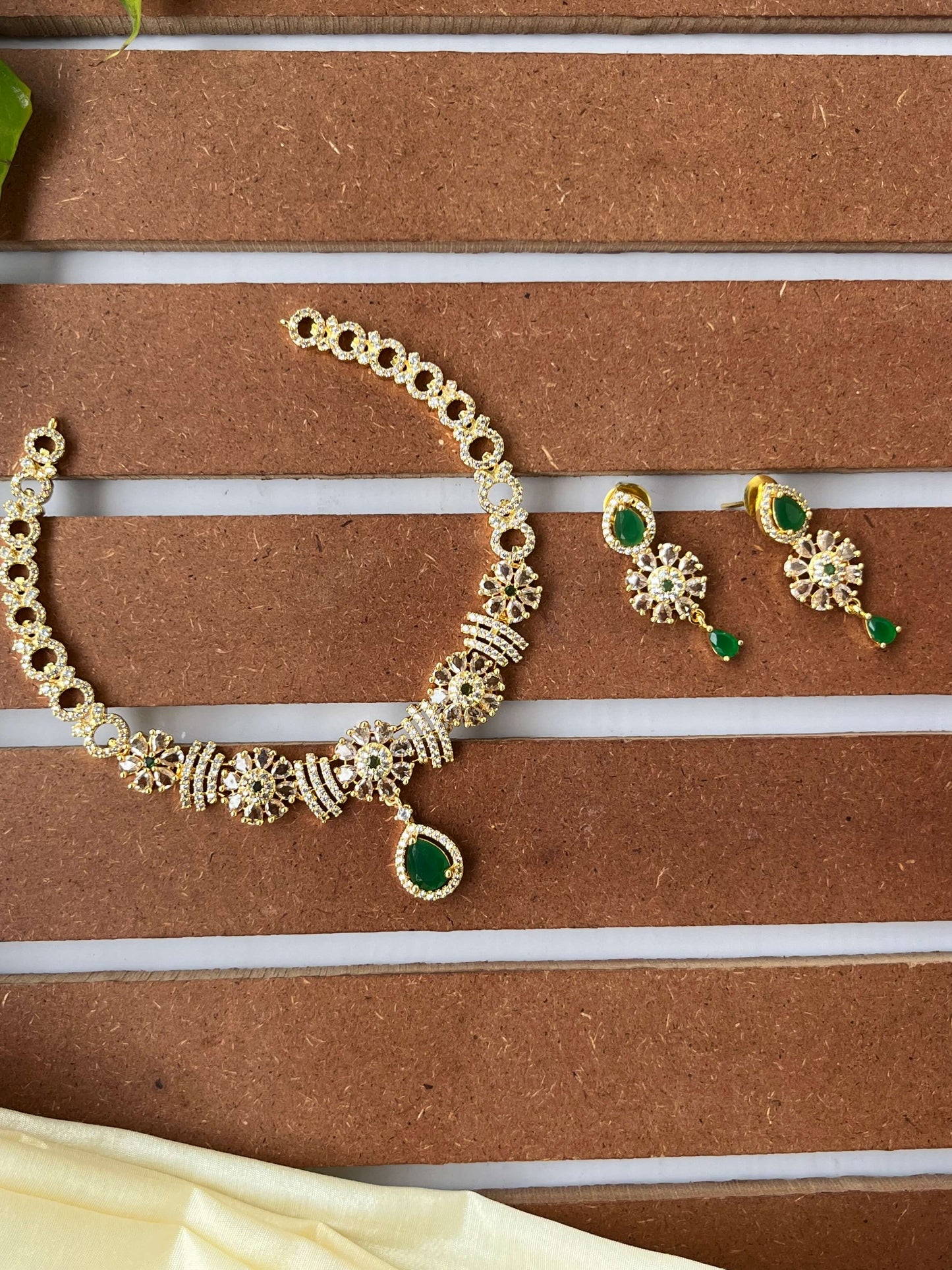 Golden Polish Floral Motif Necklace Set – Available in Purple & Emerald Green Variants