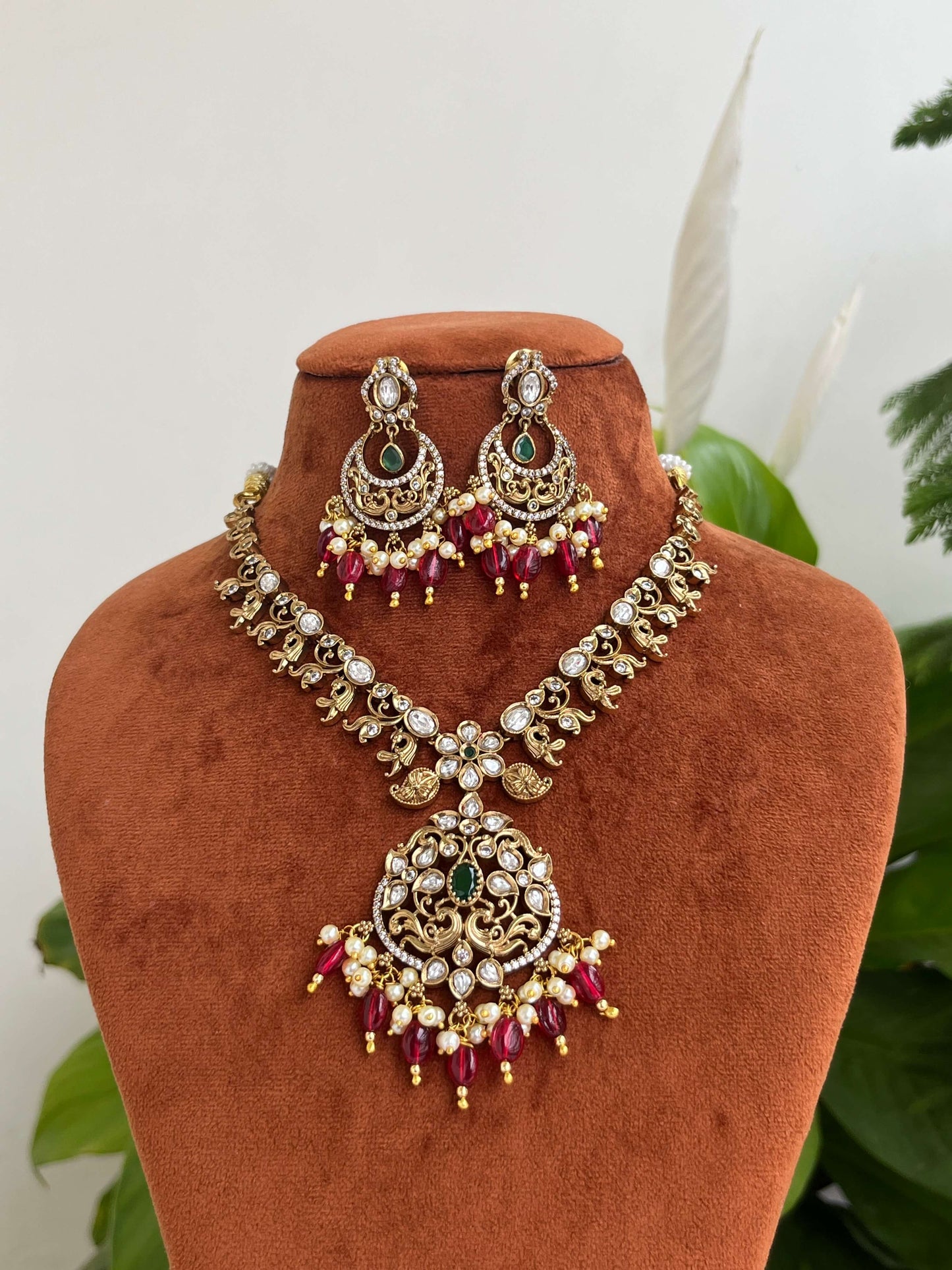 Mehendi Polish Kundan Studded Short Necklace with Chaandbali & Monalisa Beads – Green & Pink Variants