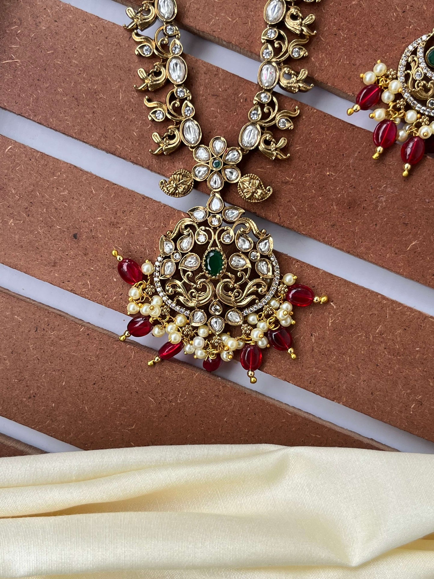 Mehendi Polish Kundan Studded Short Necklace with Chaandbali & Monalisa Beads – Green & Pink Variants