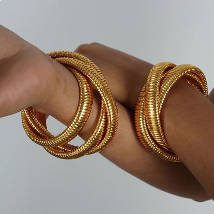 Bold Rakhi Gift Combo – Round Chain, Anya Hoops & Ariana Bracelet