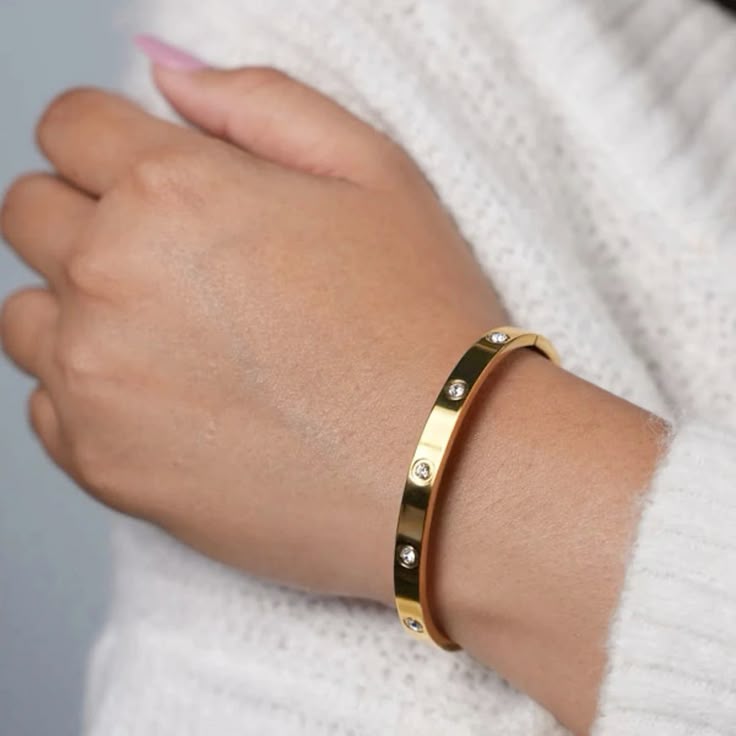 Minimalist Rakhi Gift Combo – Charlotte Solitaire, Hazel Hoops & Luna Band