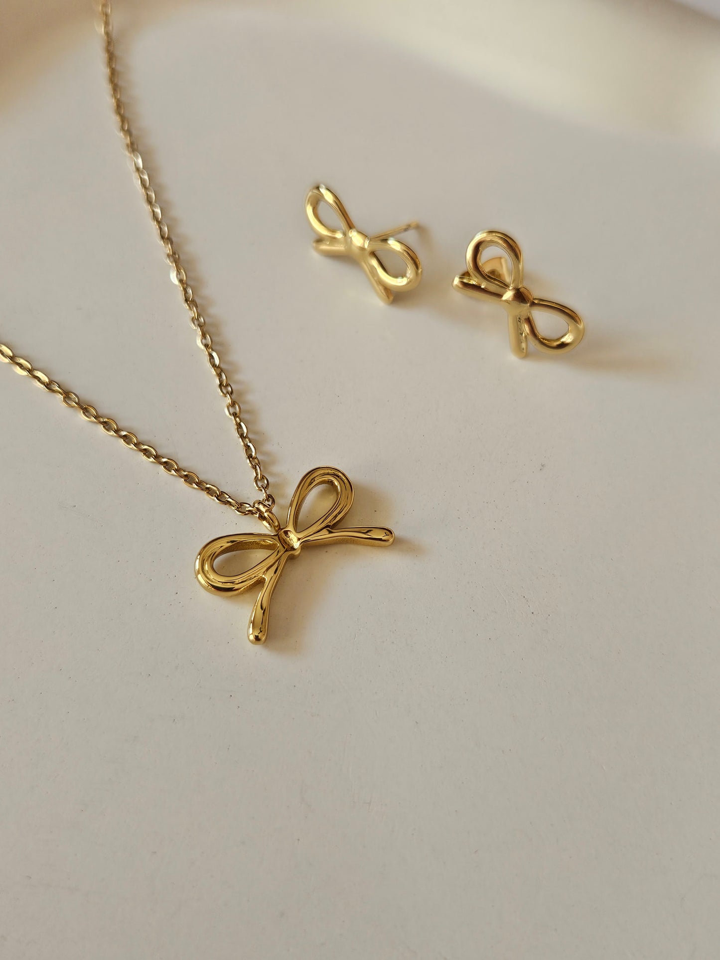 Bow 2.0 Necklace Set