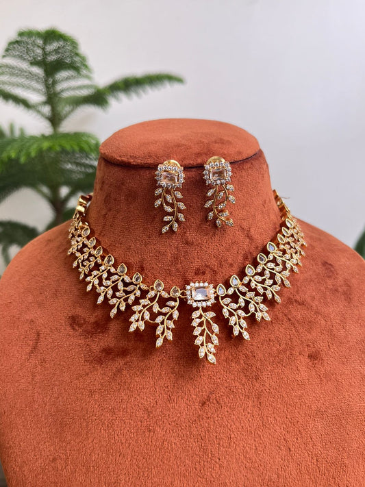 Floral Vine Motif Necklace