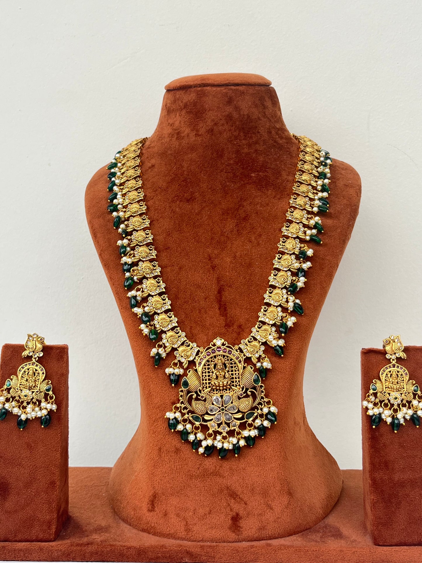 Lakshmi Devi Haram Set