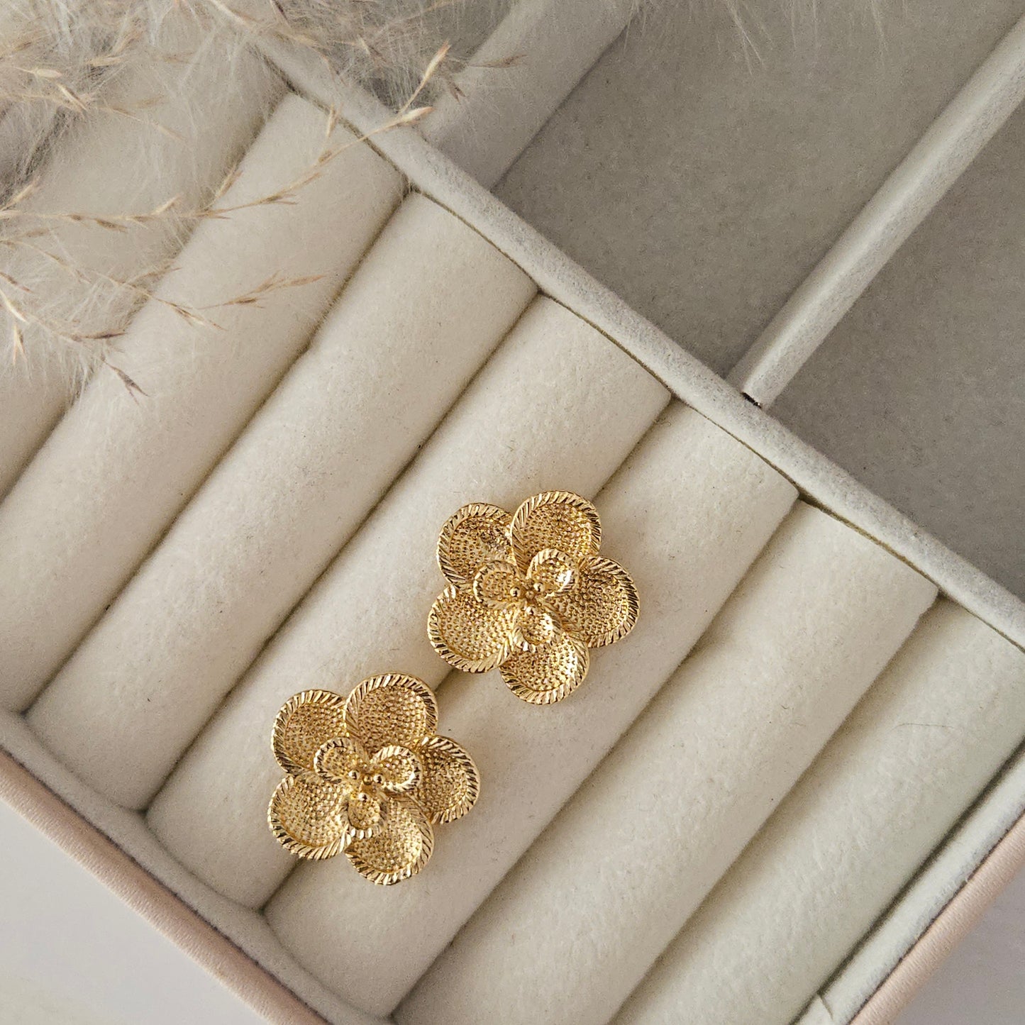 Flora Studs